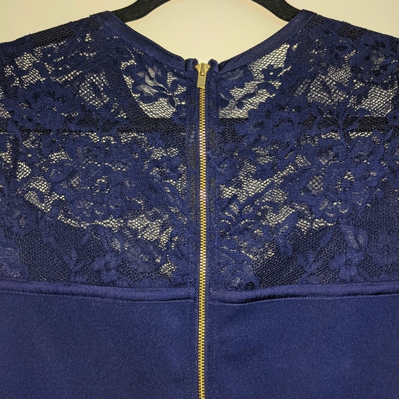 Lace cut-out dress - Picture 5 of 7